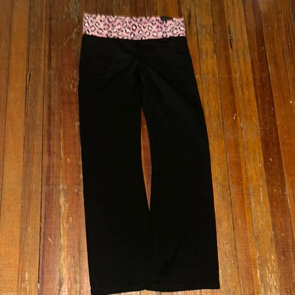New Victoria’s Secret sport fold over pink animal print yoga pants leggings Y2K - Picture 2 of 3